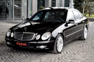 2008 MERCEDES E200