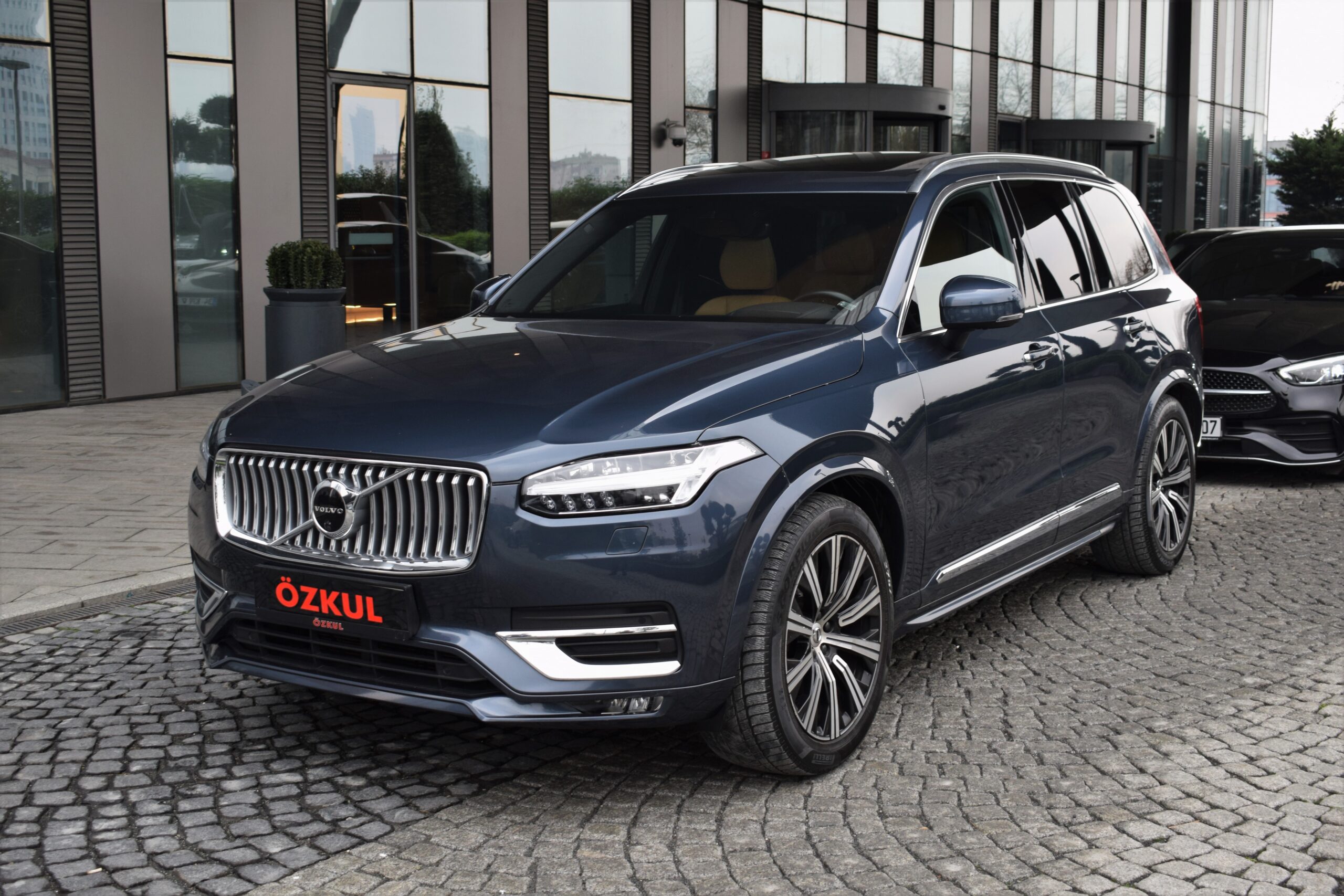 2021 VOLVO XC90