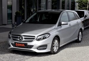 2015 MERCEDES B180