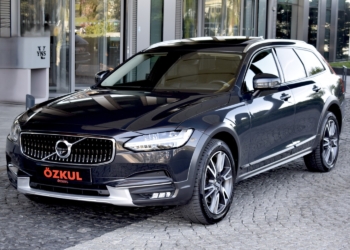 2020 VOLVO V90