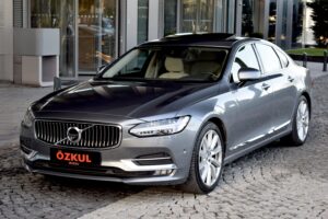 2018 VOLVO S90