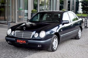 1997 MERCEDES E200 CLASSIC
