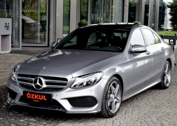 2016 MERCEDES C200d
