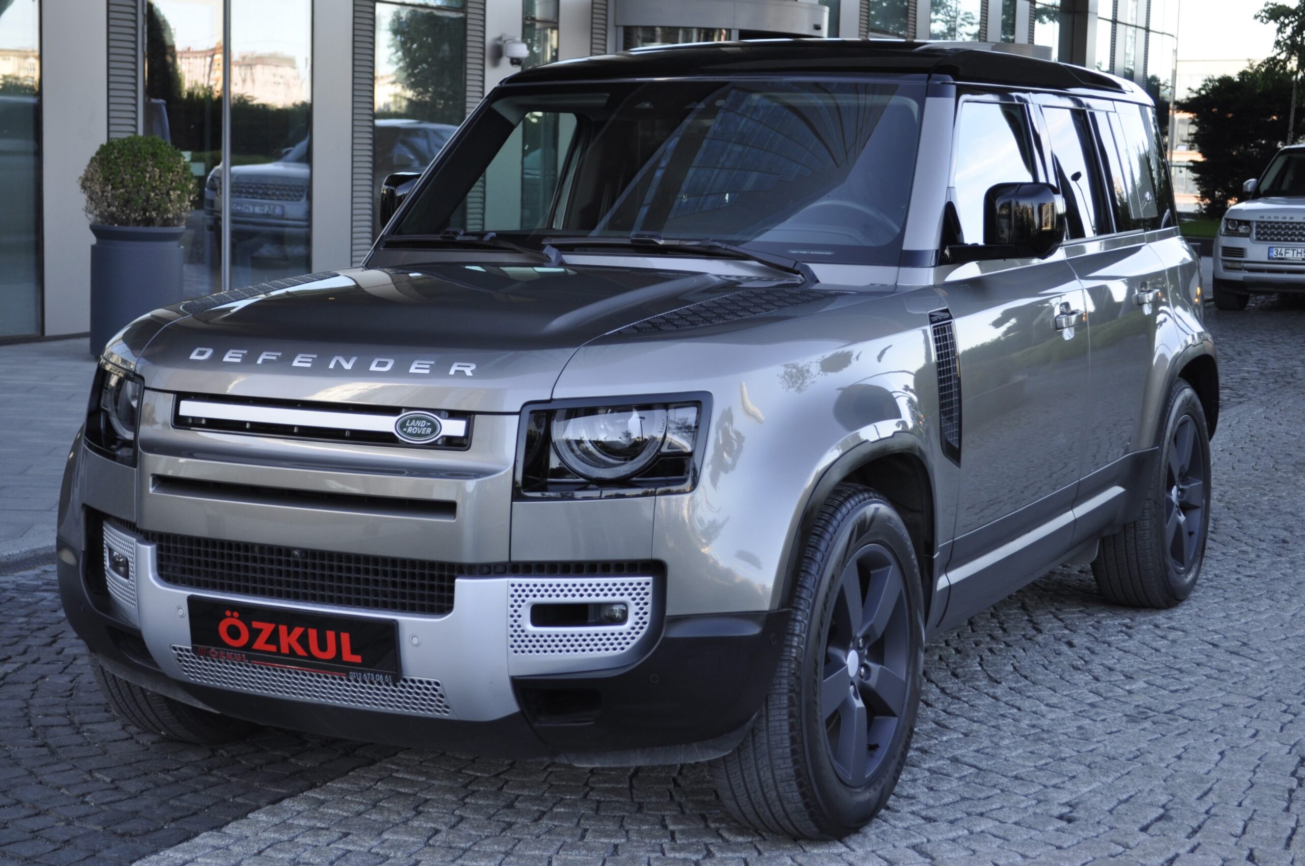 2021 LAND ROVER DEFENDER