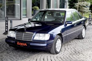 1995 MERCEDES E280
