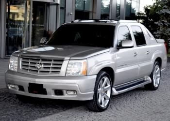 2004 CADILLAC ESCALADE EXT 6.0 V8