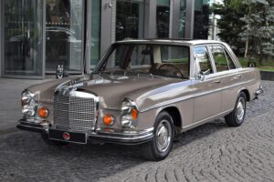 1969 MERCEDES 250S