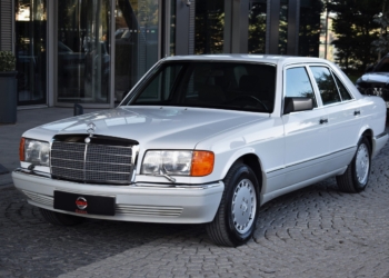 1990 MERCEDES 300 SE