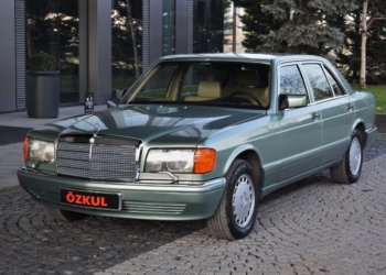 1990 MERCEDES 300 SEL