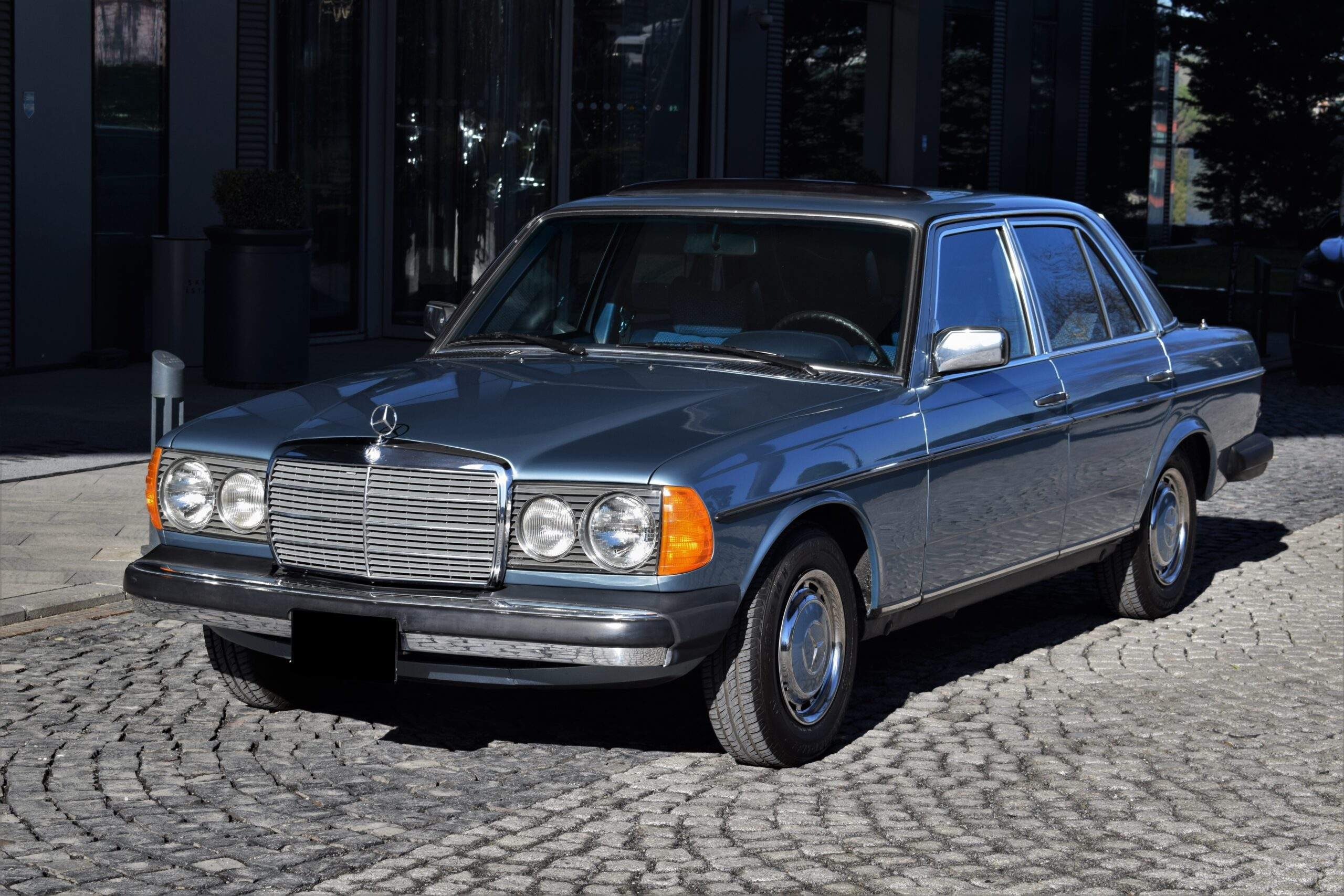 1979 MERCEDES 250 USA