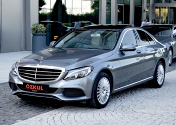 2017 MERCEDES C180 AVANTGARDE 9G-TRONIC